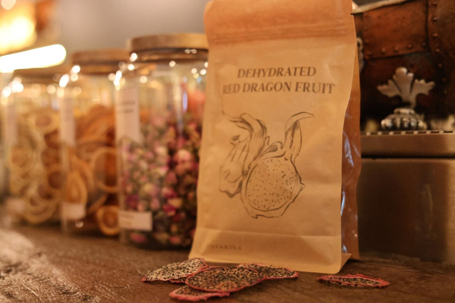 
                  
                    Dehydrated pineapple slices
                  
                